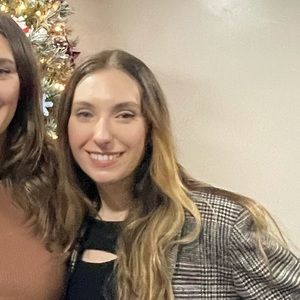 Meet your Posher, Gina